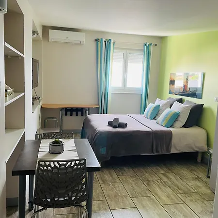 Val De Naurouze Piscine Parking