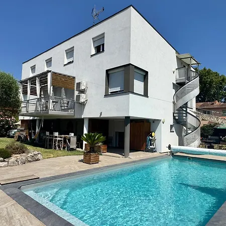 Val De Naurouze Piscine Parking Colomiers